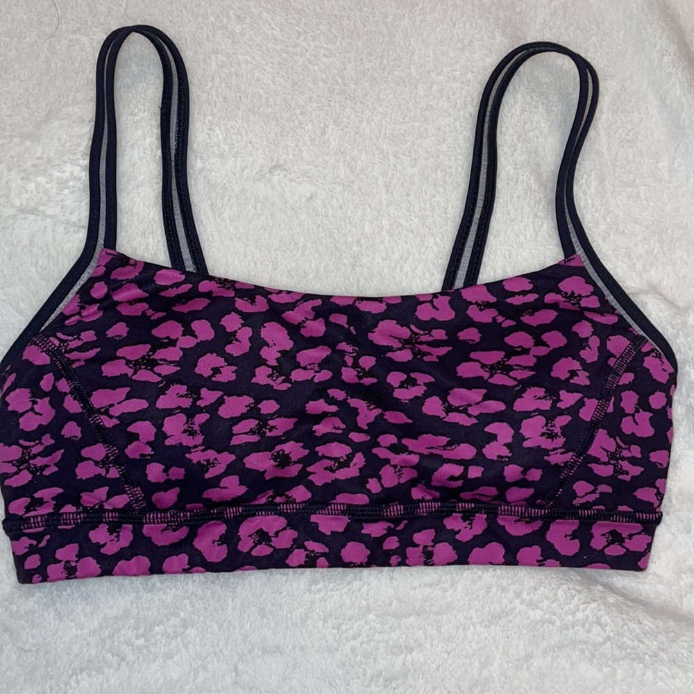 Women's Lululemon sports bra, size 8, sz medium